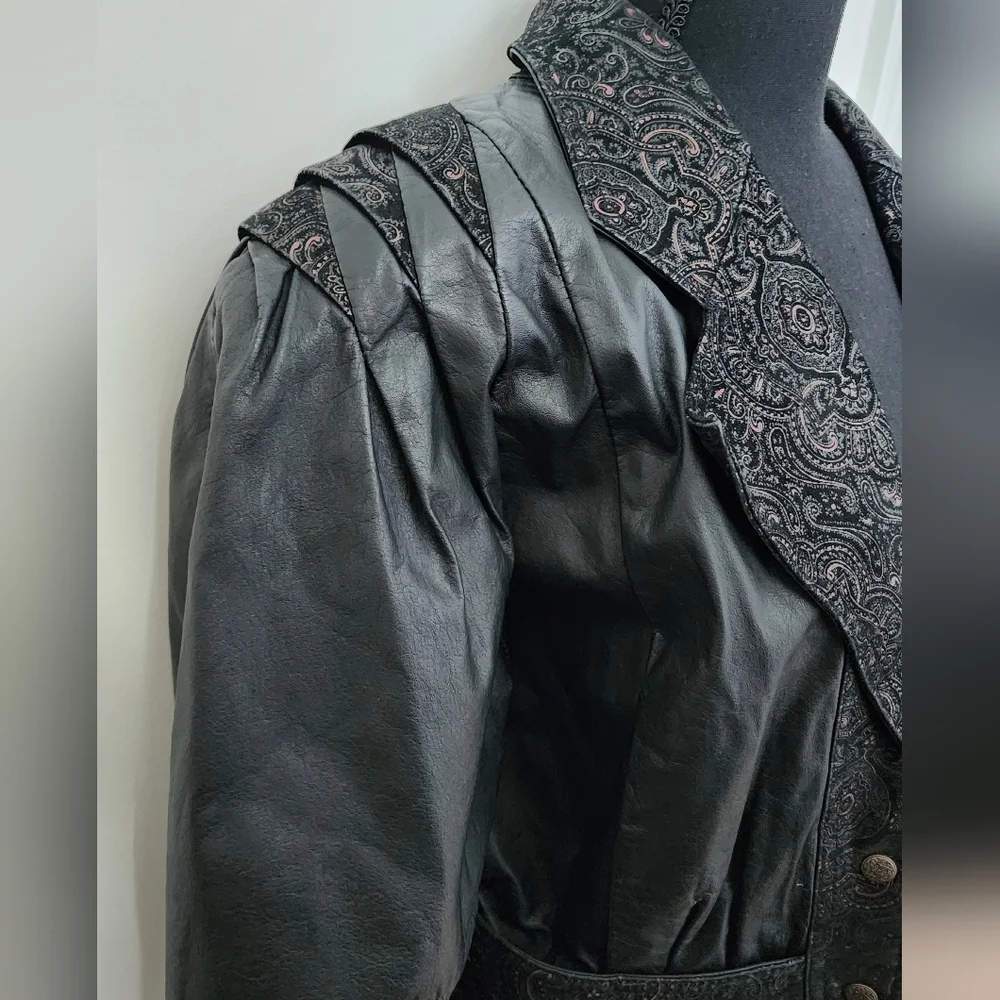 Vintage G-III Leather Jacket 80s Womens Size M Genuine Leather RARE Goth Biker